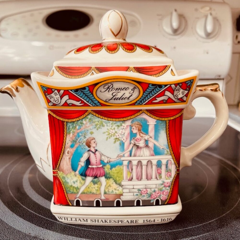 Vintage Sadler Romeo and Juliet Teapot